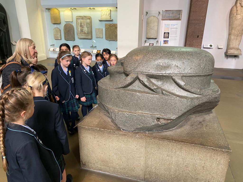 ManorHseSchool's tweet photo. Year 3 had a great time looking at the amazing Egyptian artefacts before lunch.#ALoveofLearning https://t.co/cYbgWH7yJL