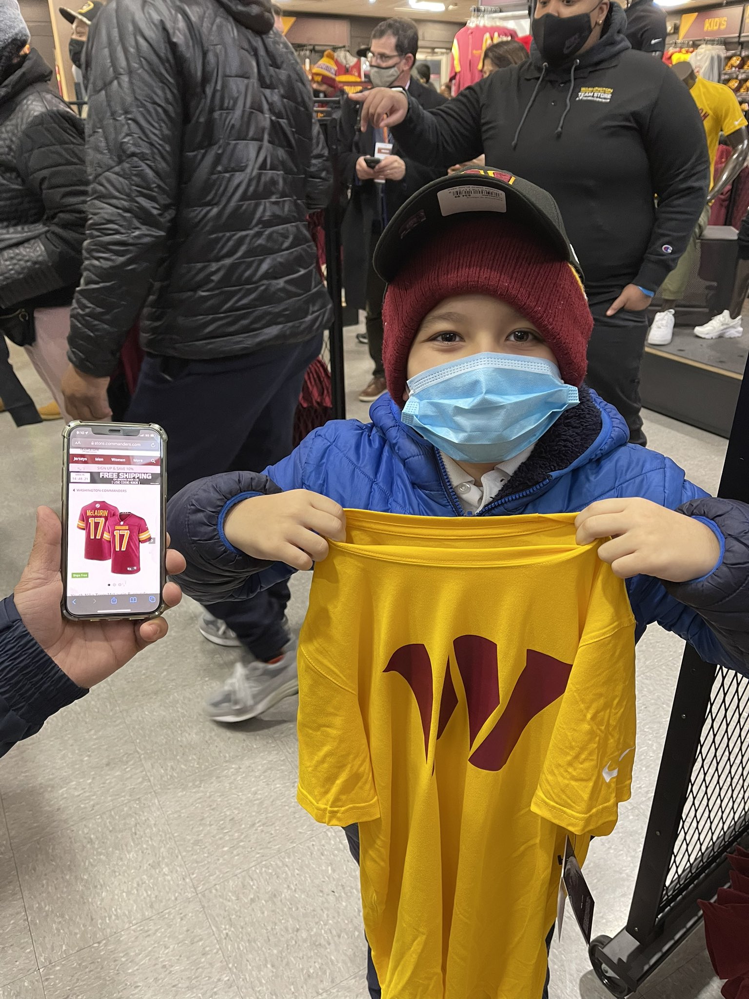 Jordan Giorgio on Twitter: 'this is 10 year old Joshua, the youngest  #WashingtonCommanders fan out at FedEx Field for the BIG reveal - he told  me he skipped school to come snag