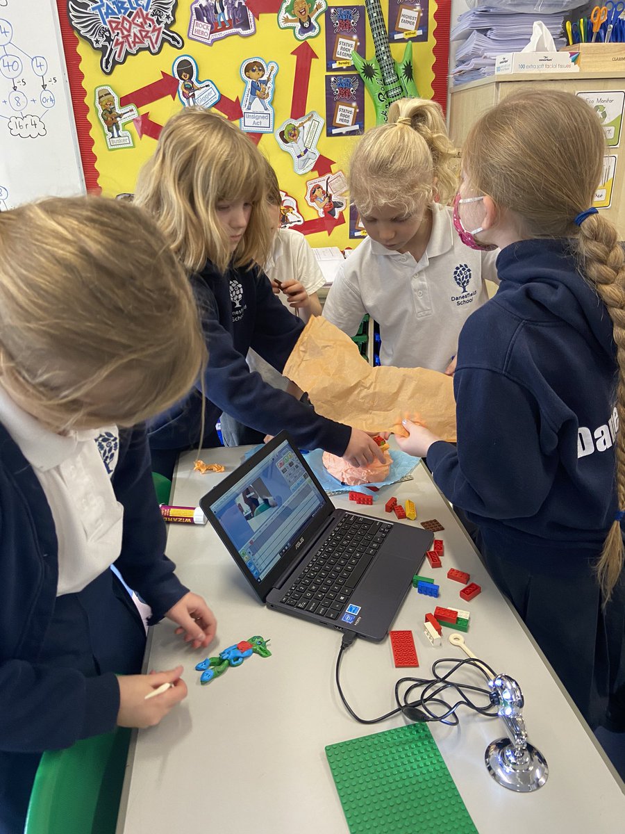 DanesfieldY4's tweet image. We used stop-motion animation programme @Zu3D today to enact our predictions of James Henry Trotter’s plan! 🍑 🎥 💻 🐛🕷🪱 #learningthroughtechnology