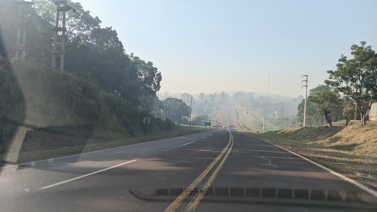 amilcarberon's tweet photo. No es niebla, es el humo de los incendios forestales... #Montecarlo #ElAlcazar #PuertoRico #Capiovi #JardinAmerica, más de 100 kilómetros ... #ArdeMisiones #Misiones #IncendiosForestales https://t.co/KHwQxuQcmm