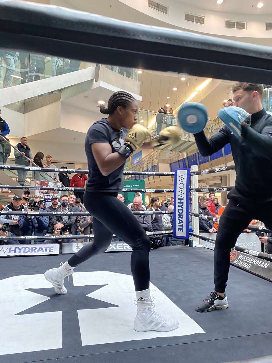 WomensFightNew1's tweet photo. Caroline Dubois 🇬🇧🥊

In Cardiff 🏴󠁧󠁢󠁷󠁬󠁳󠁿 for the public workouts ahead of her debut Saturday night on @SkySportsBoxing 🔥

@boxxer 
#boxing #womensboxing #womensfightnews #fighter #boxer #carolinedubois #cardiff #publicworkout https://t.co/drs67QaH0E