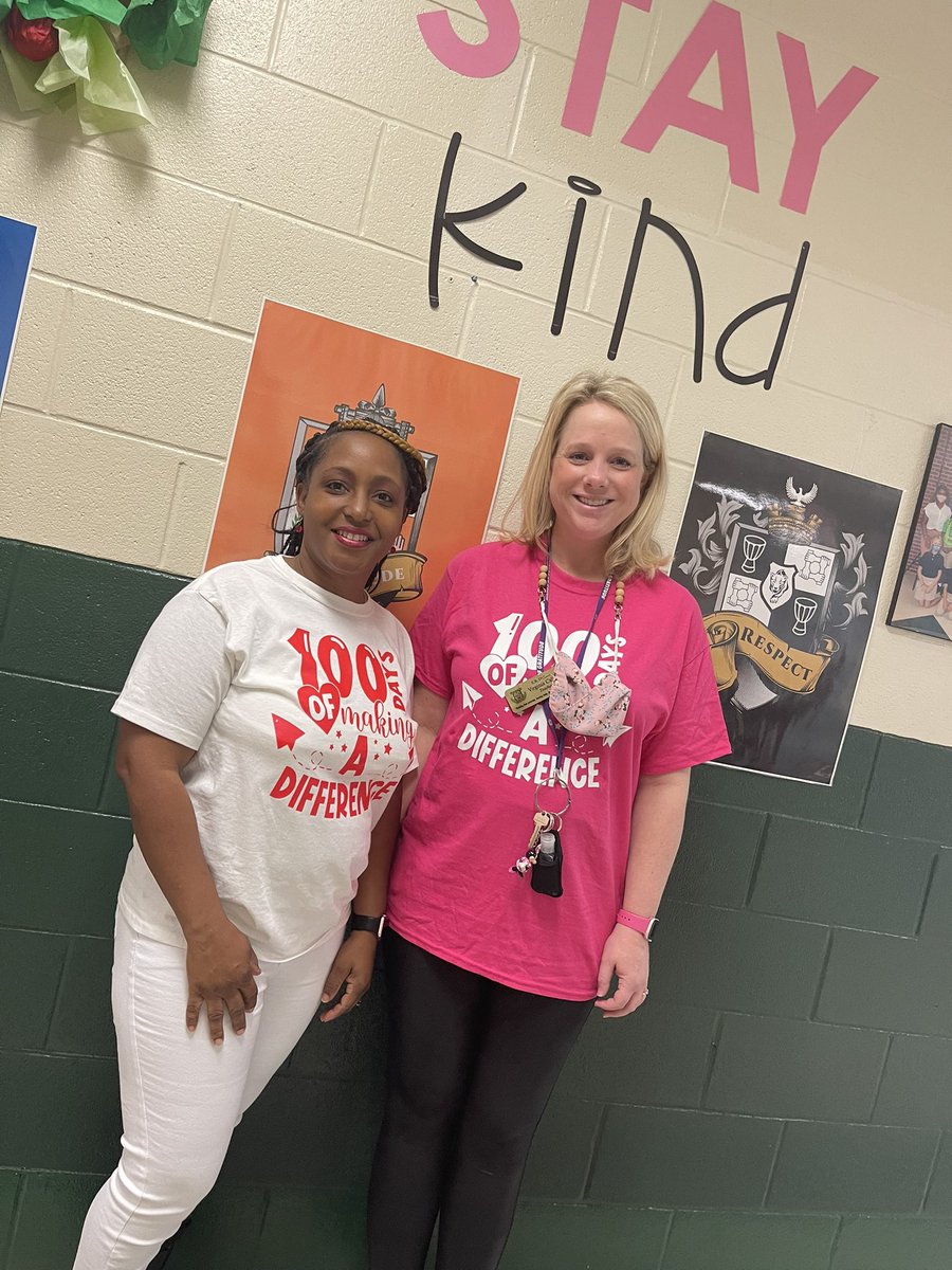 Celebrating 100 days of school at ERD!!! <a href="/GinnyCaliva/">Ginny Caliva</a> @beckymurray13 <a href="/DicksonTigers/">E.R. Dickson Tigers</a> <a href="/KinnEducates/">Katryna Lowery Kinn</a>