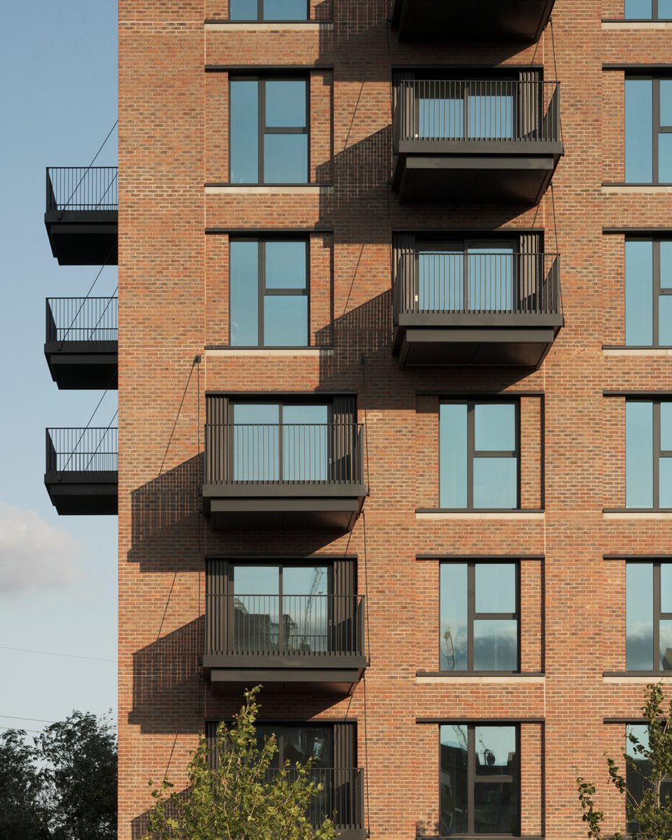 mbhplc's tweet photo. The first phase of @alliesandmorrison Hale Wharf development consists of 249 new homes across two buildings. Freshfield Lane First Quality and Selected Darks are used to striking effect as a homage to the characteristics of London's historic canals. https://t.co/BLoj8DwH5Y