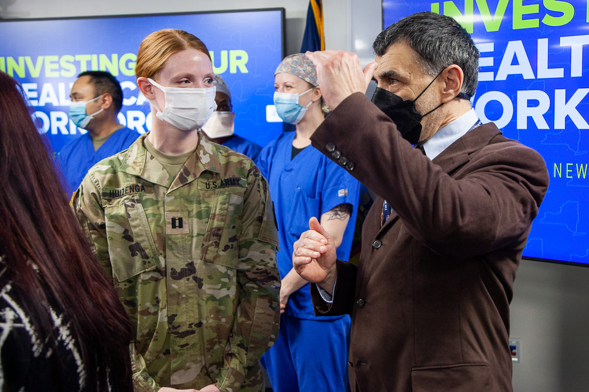 .<a href="/DrKatzNYCHH/">Mitch Katz, MD</a>, <a href="/GovKathyHochul/">Governor Kathy Hochul</a>, <a href="/RepEspaillat/">Adriano Espaillat</a>, @Vanessalgibson &amp; <a href="/EricDinowitzNYC/">Council Member Eric Dinowitz</a> gathered at NYC Health + Hospitals/North Central Bronx to welcome the second @DeptofDefense medical team to our health system to help us crush the #Omicron wave. Learn more: bit.ly/3Gn8o51