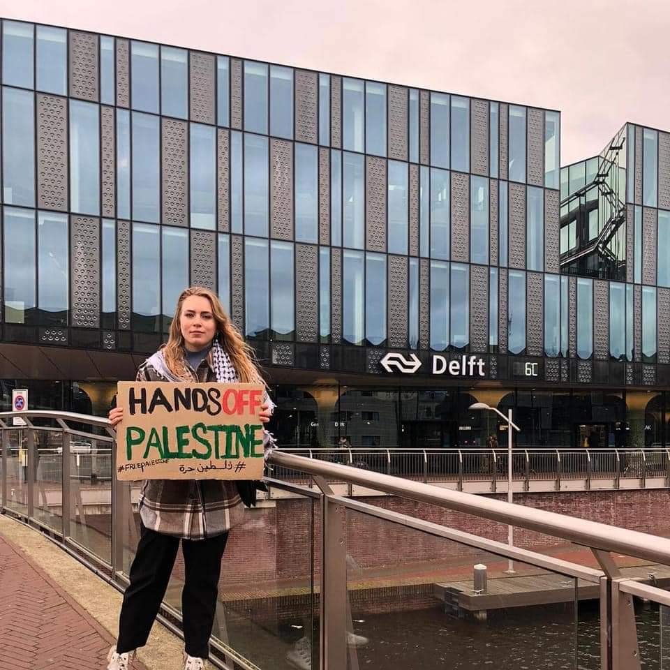 SaraReyi's tweet photo. It’s time to stand on the side of a #FreePalestine.
@SaraReyi https://t.co/ZOIaFU5T0W