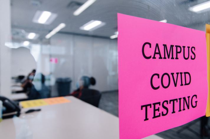 HoustonISD's tweet photo. Find where to get on-campus testing and COVID-19 vaccination information: https://t.co/pEwKNvCFyd https://t.co/kjSeV3AfZm