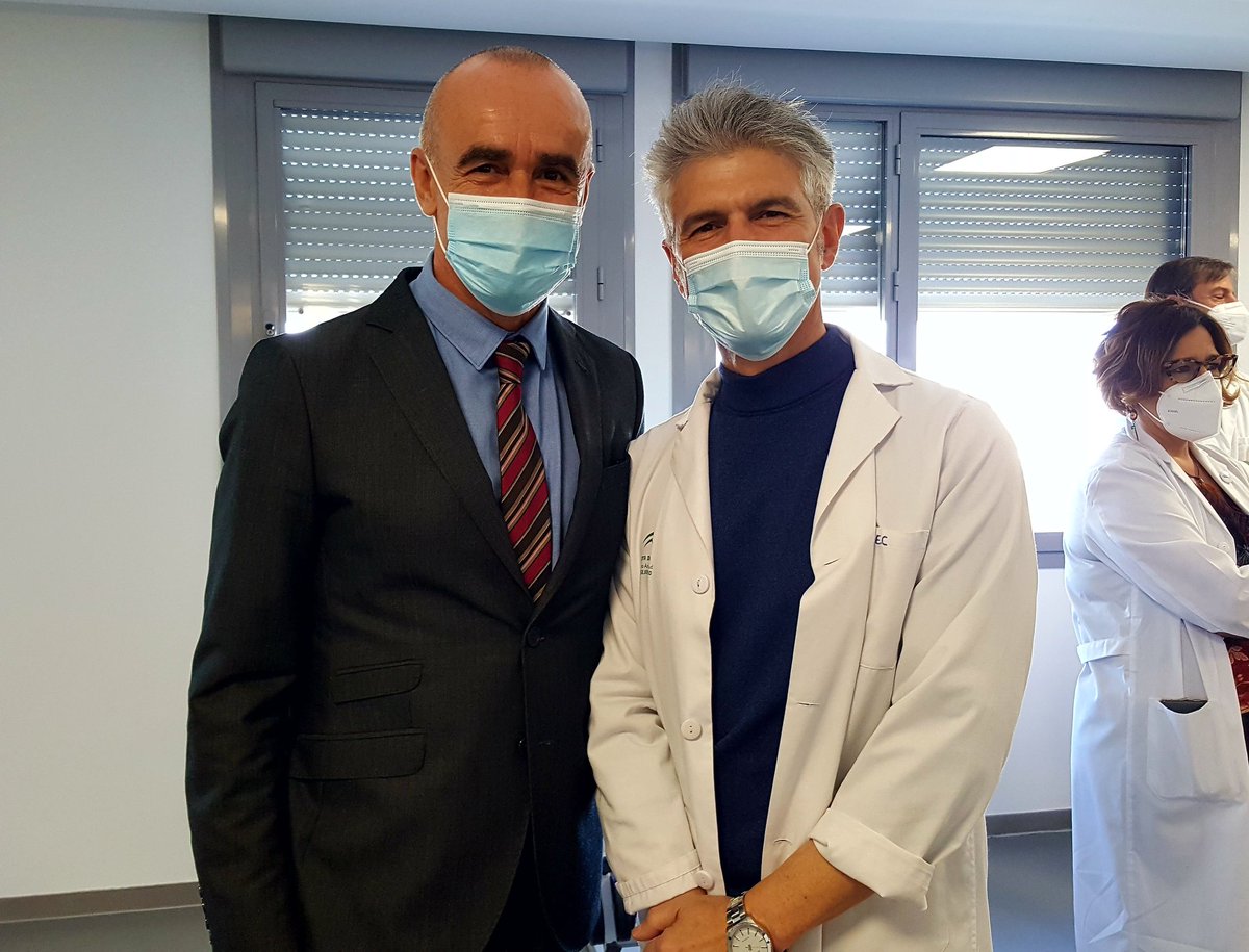 Rumbo a las 300 camas, con 635 profesionales al servicio de Sevilla y toda Andalucía.

Un año de apertura con más de 4000 pacientes atendidos. 
#UCRI, <a href="/RehabilitaHUVR/">RehabilitaciónHUVR</a> y <a href="/MedInternaHUVR/">MedInternaHUVR</a> ya preparadas en esta 2a fase del Hospital Militar.

<a href="/HospitalUVRocio/">Hospital Universitario Virgen del Rocío</a> #SanidadPublica #HECovid