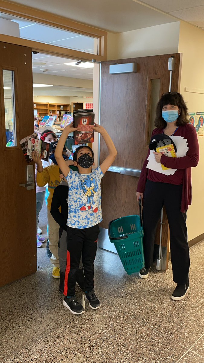 Mrs. Postolowski’s class enjoyed their time at library!