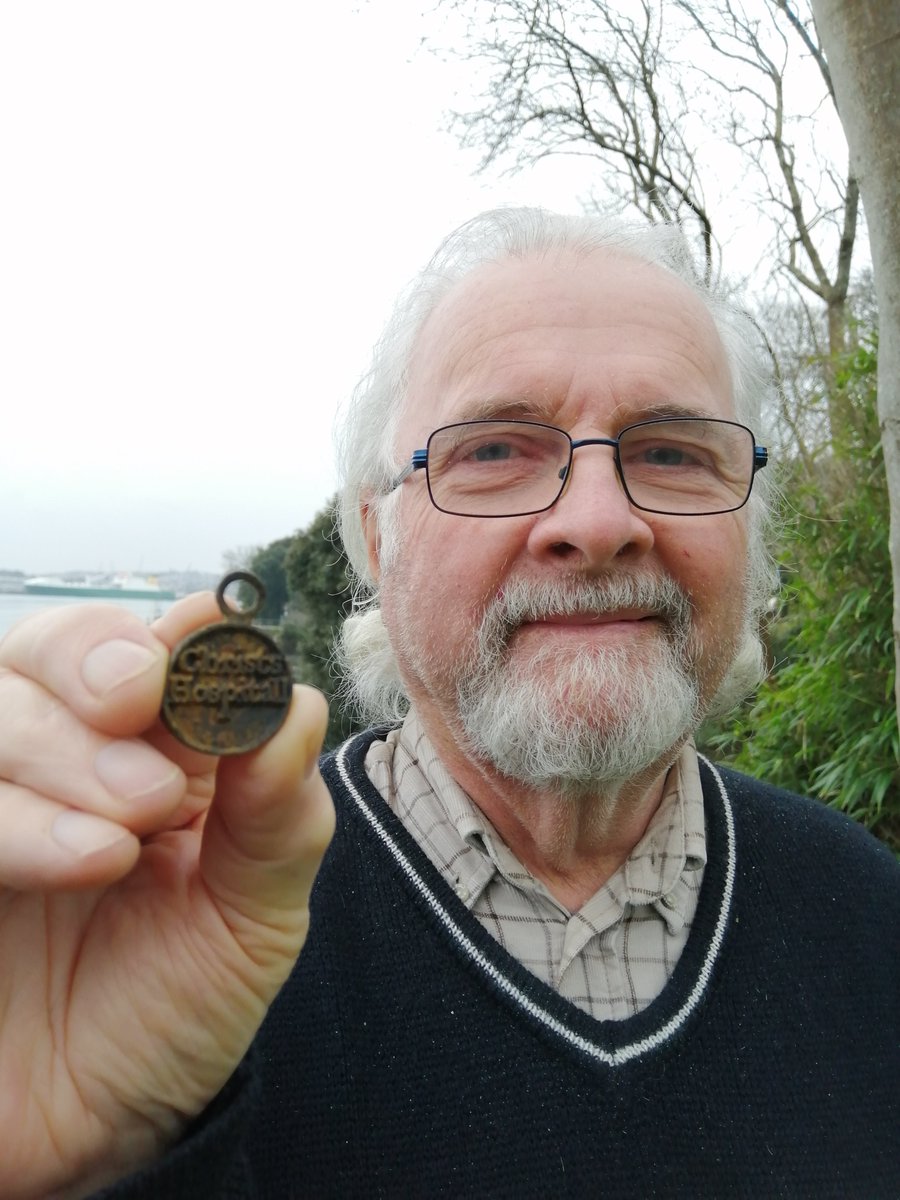 319-year-old buried treasure from Christ's Hospital has been found  in a garden 220 miles away in Cornwall! 
#buriedtreasure 
Read the fascinating story here:
christs-hospital.org.uk/319-year-old-c…