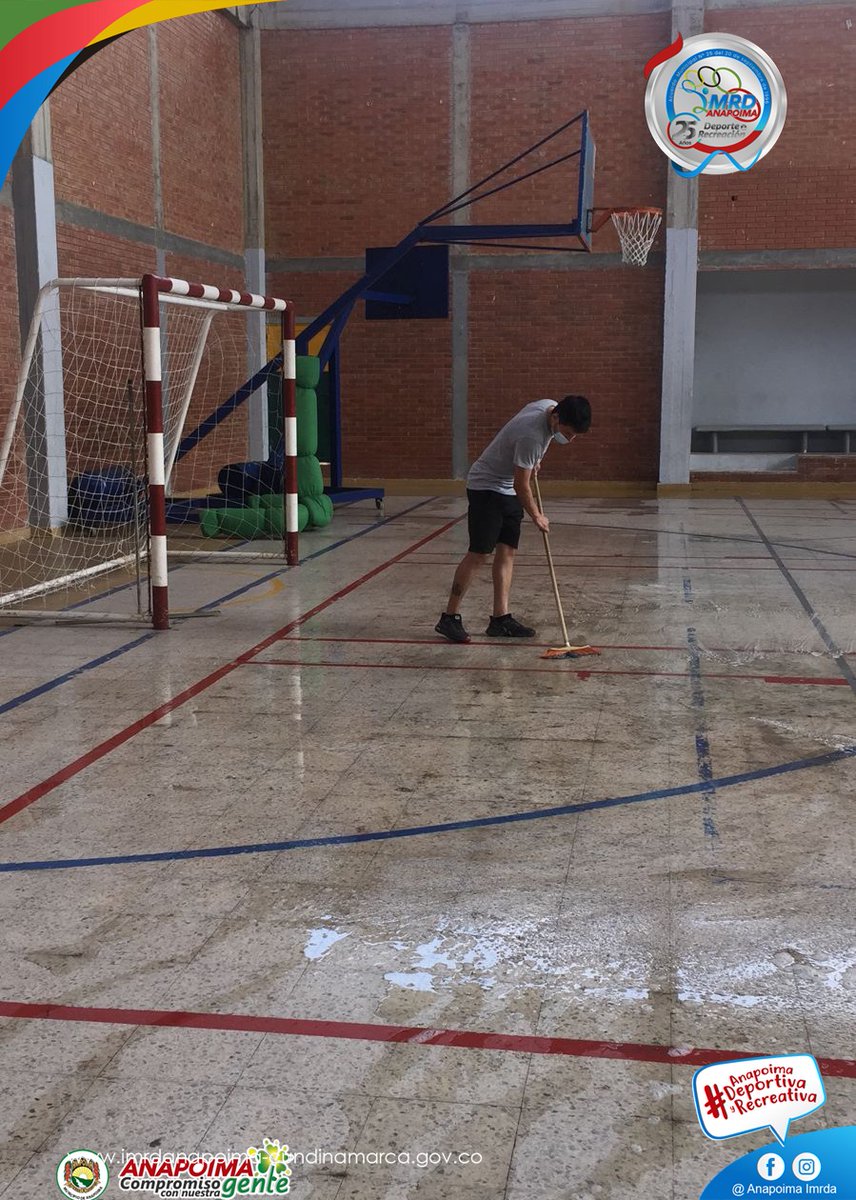AnapoimaImrda's tweet photo. #Anapoimapromueveelautocuidado ✅😷🍀
Empezamos trabajando. El área de mantenimiento del Instituto Municipal de Recreación y Deporte de Anapoima empezó a trabajar en el cuidado, aseo, mantenimiento y recuperación de los escenarios deportivos y recreativos de Anapoima. https://t.co/2ffLdQ66jY