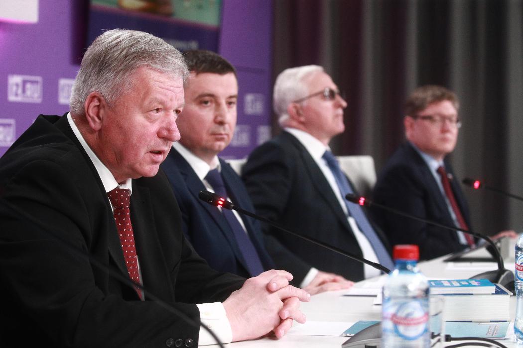 На пресс-конференции в Москве рассказали о перспективах трудового законодательства eseur.ru/Na_press-konfe…