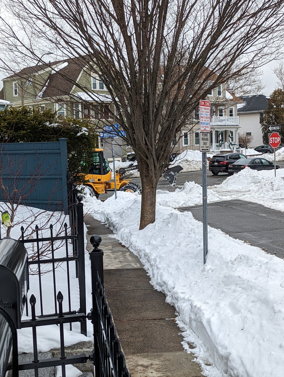 samoates's tweet photo. Thank you @SomervilleInfr1 @SomervilleCity @311Somerville  for clearing the corner berms on Broadway with a bulldozer. Doing an excellent job and this is so helpful for residents! https://t.co/pW08gKAZiz
