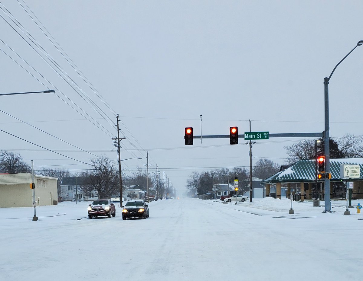 McPhersonPD's tweet photo. If you haven't been out and about already this morning, here are what the streets look like in McPherson Kansas. If you have to be somewhere, plan extra driving time, wear your seatbelt, turn on your headlights, slow down earlier, and please drive safely.

#drivesafeks #kswx https://t.co/s7PgAr0cQg
