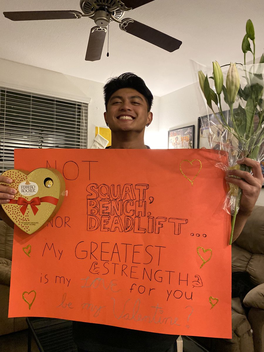 minhthyfreshh's tweet photo. He asked me to be his valentines 🥺❤️ remembered. Got me my fav flowers and everything https://t.co/WqvEf8UF0R