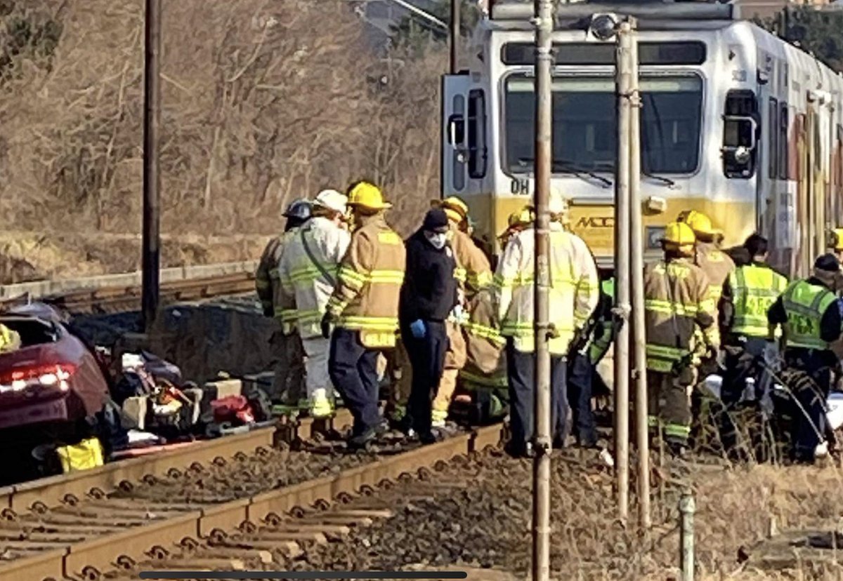 ArundelNews's tweet photo. #Breaking | UPDATE | #Fatal | #Linthicum | Light Rail Car versus Street Vehicle | Camp Meade Rd at Maple Rd | Confirming one fatality at the scene | Expect delays in the area to include Light Rail traffic | Situation turned over to investigators https://t.co/c8lo5HI6ZY