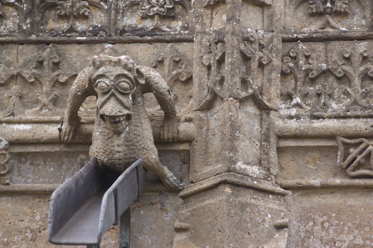 antiquariananon's tweet photo. Caption competition anyone?  Figure on the outside of the Tocotes chantry at Bromham, Wiltshire. https://t.co/SDlPMvvlSJ