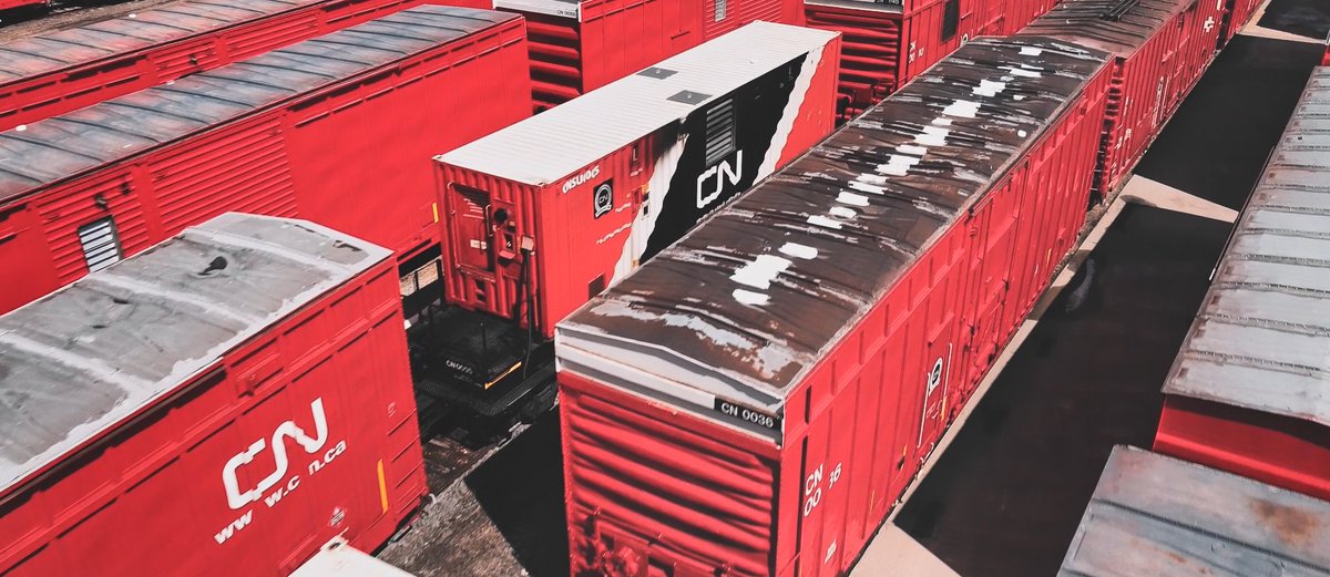 CNRailway's tweet photo. In the coldest winter conditions, CN’s fleet of Distributed Braking Cars keeps goods moving safely and reliably. These Air Cars are one of the many elements CN employs in its Winter Plan to maintain operations to serve our customers safely and efficiently. https://t.co/7j15HAIEoF https://t.co/odoucpkL1N
