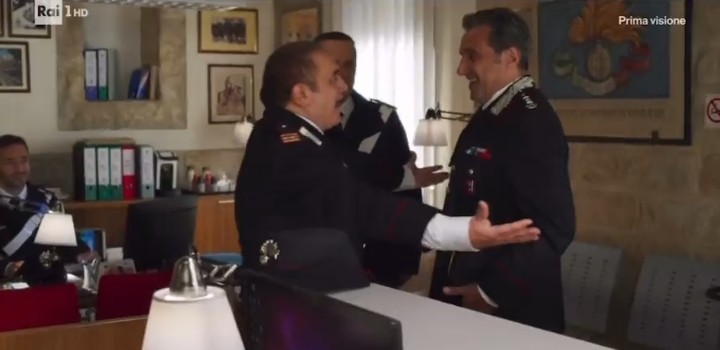 ZicaEliana's tweet photo. Buona serata con #leredita!🙋♀️
"Colonello Anceschi!!!"
"Marescià!Se stacchi!!!"🤣
Finalmente una prima scena tra il COLONNELLO ANCESCHI e il MARESCIALLO CECCHINI Insieme in #DonMatteo13 😍,tratta dal promo che annuncia prossimamente la visione su RAI UNO!!!😉
@insinnaflavio 😊 https://t.co/pPoafLVvYA