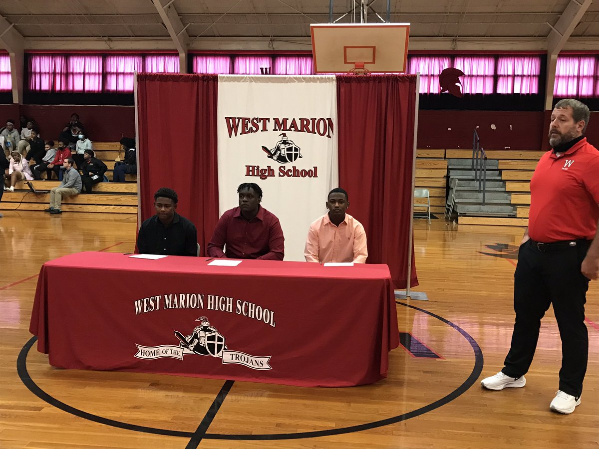 TaylorCuret's tweet photo. A few more players coming out of Foxworth.

Kobe Pittman signs with PRCC.
Larry Magee inks with Miss. Gulf Coast.
Octavious Harvey joins his buddy @Jmartin11_ at Saint Mary.

@wdam #NationalSigningDay https://t.co/ndOWMQVnCW