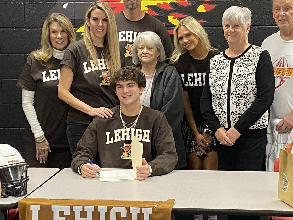 azc_obert's tweet photo. Chaparral QB Brayten Silbor is Lehigh University bound https://t.co/3pvwz7jFxm