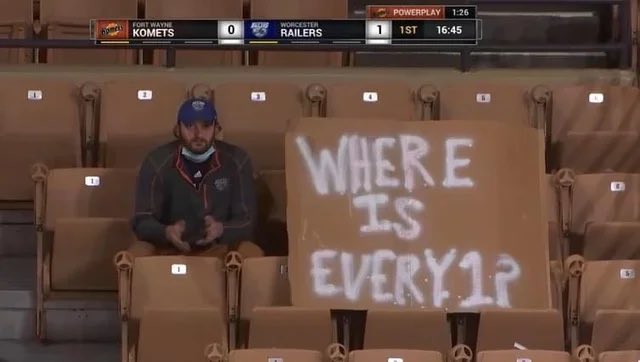 When you play in the ECHL but there’s a Nor’easter outside and the Zam driver is the only fan in the arena

(via: u/svtf0525)