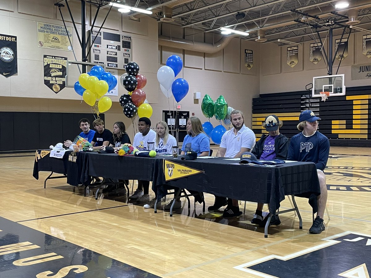 JWMHS's tweet photo. Congratulations to all of our #MustangAthletes who have signed to play their sport in college! We are so proud of you! #YouCantStopMustangs #YouCantStopExcellence https://t.co/mwRb3UOAyU
