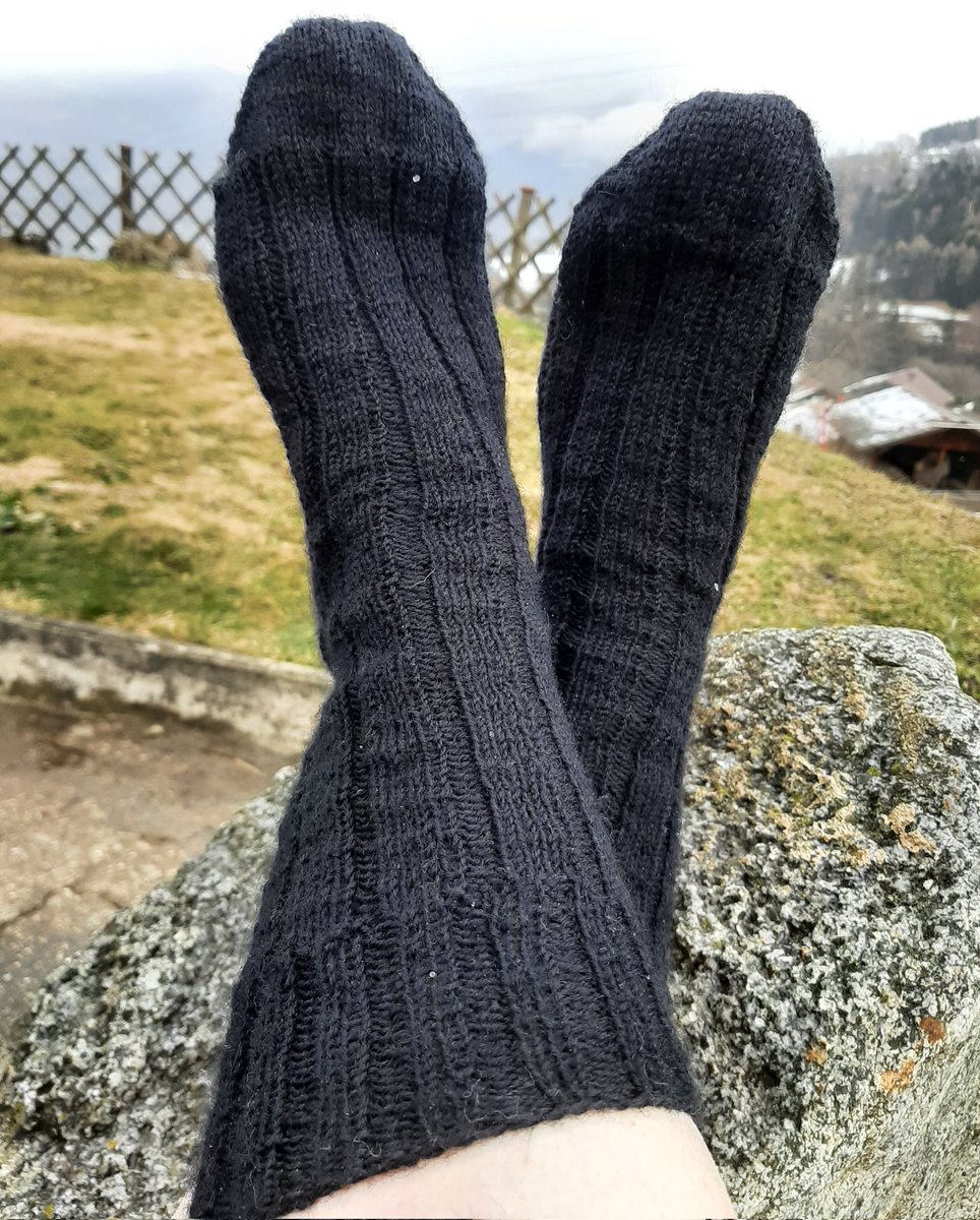 Knitbyfabricole's tweet photo. Seconde paire en taille 44
#teamtricot #handknit #knitwithlove #handemade #handsocks #knitisfun #knitting #knitters https://t.co/lwtXO7ch55