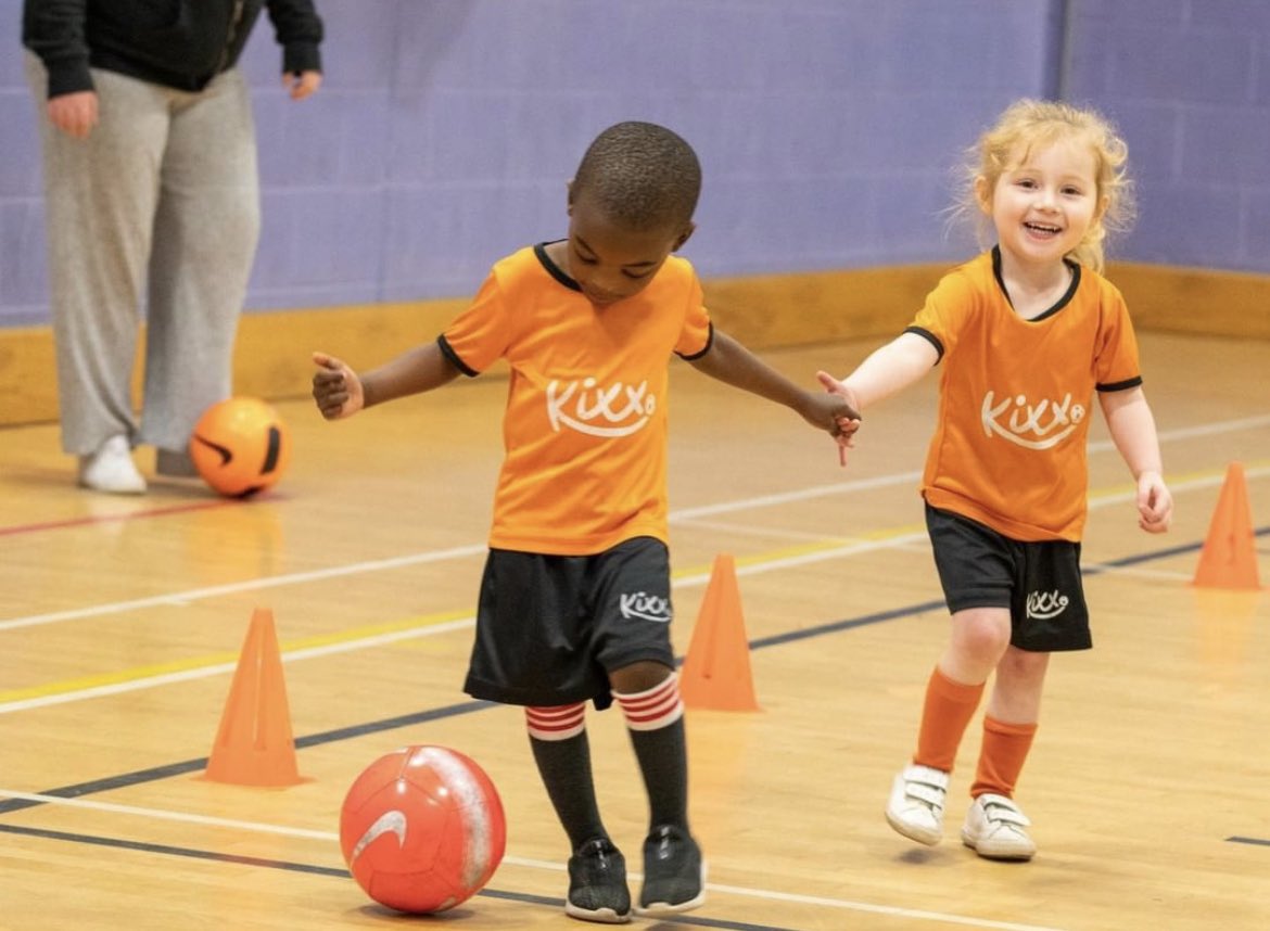 Helping hand 🧡

Football, family, friendships.....

We are #TeamOrange