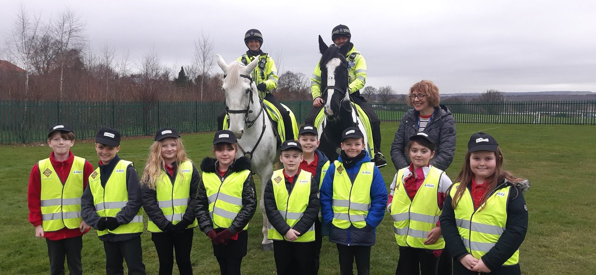 Minipolice Wath Central Junior School with mounted section SYP
#OpDuxford
#communitypolicing
@PC_Reed