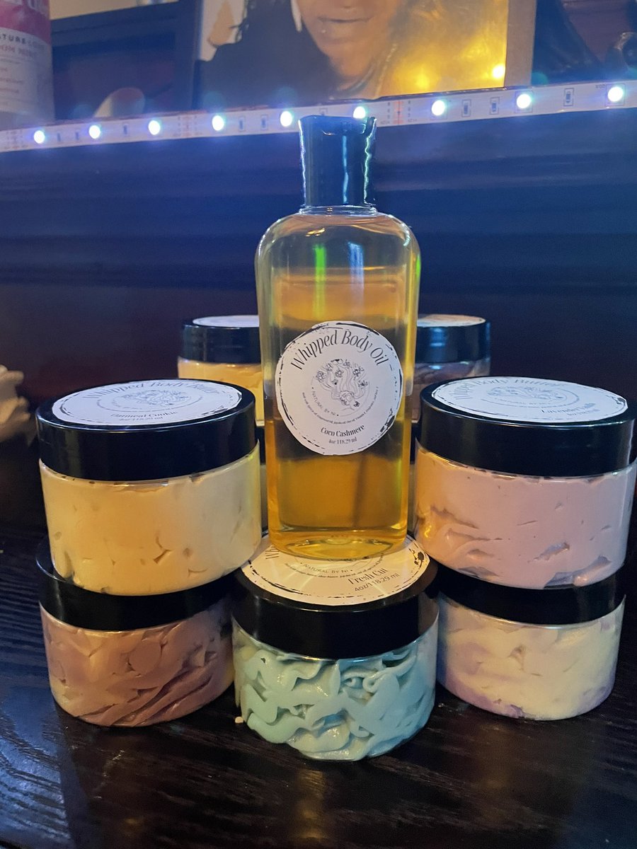 natural_ni's tweet photo. Natural By Ni is a black, female owned vegan body care business that sells all-natural products that help with eczema, psoriasis, dark marks, scars and so much more 🥰 https://t.co/fwvT5aasok