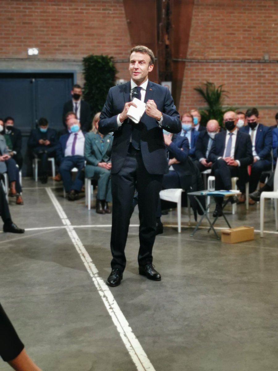 Engagement très fort du Président de la République <a href="/EmmanuelMacron/">Emmanuel Macron</a> à Lievin aujourd'hui sur la question des mobilités ferroviaires entre le Bassin Minier et la métropole lilloise. Le projet est sur les rails !
