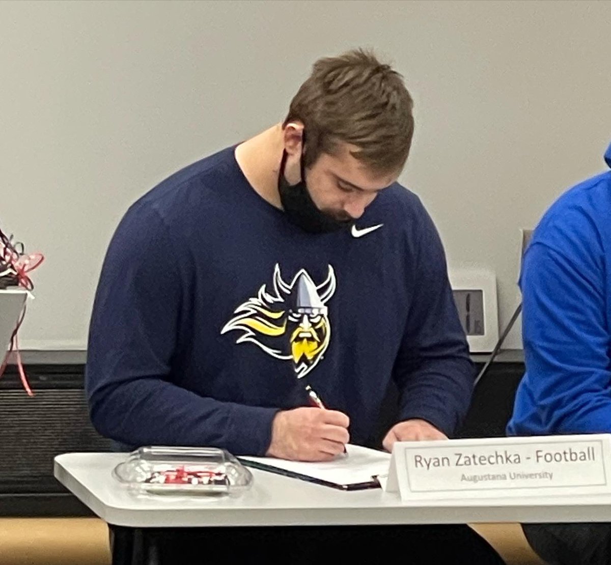 huskerjz's tweet photo. What a great day for @RZatechka
From a Warrior to a Viking βοΈ
@AugieFB @coachscholten @DocTalkSports
#FightOn #BeTheRock #ZfortheW https://t.co/AftEzWlyLu