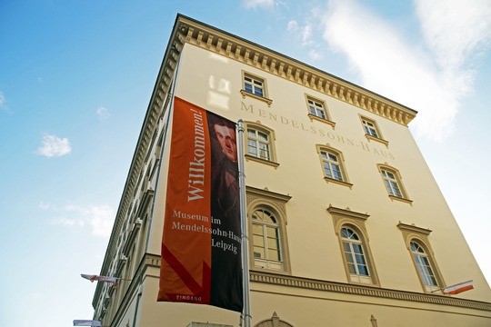 EANNews's tweet photo. Mendelssohn-Festjahr 2022 in Leipzig
https://t.co/j2zSZzd0Ar
#BACH #GEWANDHAUS #GEWANDHAUSORCHESTER #LEIPZIG #MENDELSSOHN #OROZCO-ESTRADA https://t.co/m416QpA5o6