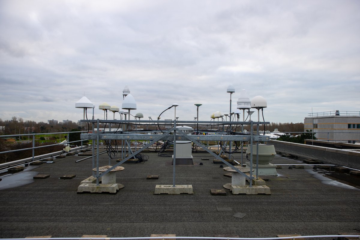 ESA_Tech's tweet photo. A small forest of #satnav antennas on the roof of #ESTEC's Navigation Lab in #NL, the site of the very first #Galileo positioning fix back in 2014 - our #ESATech #ImageOfTheWeek https://t.co/toNEbL91pi https://t.co/CtgM6dNBeX