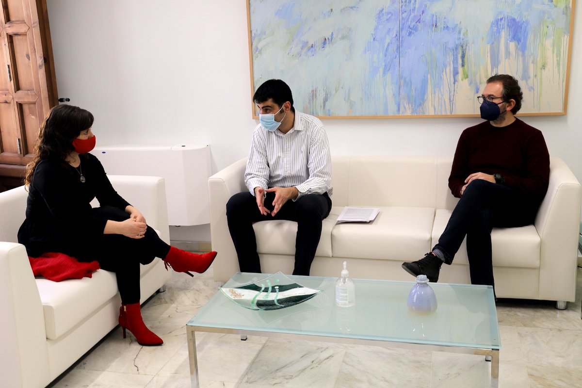 Més de 1.400 persones de la província de València se sensibilitzen al voltant de la Cultura de la Pau 🕊️

🤝 La diputada <a href="/BalaguerMentxu/">Mentxu Balaguer Pastor</a> es reunix amb els representants del <a href="/fonsvalencia/">Fons Valencià per la Solidaritat</a> per a analitzar la segona edició de ‘València per la Pau’

📲 bityl.co/AlGe