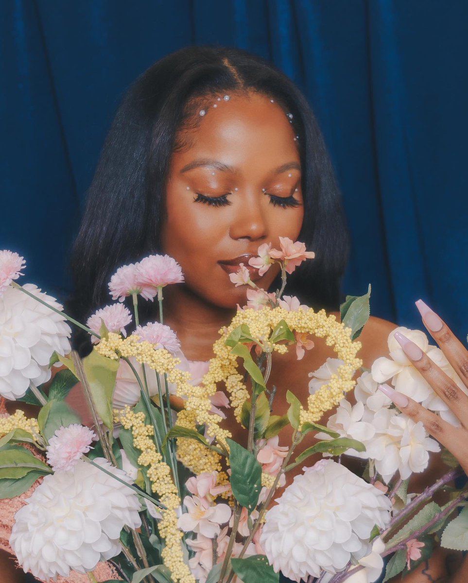 perfumer princess tweet media