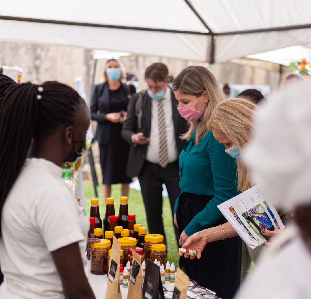 I am proud of #farmers &amp; impressed with the work done by the young 🇺🇬 #farming creates decent jobs for people. #entrepreneurs in #agriculture. <a href="/LSchreinemacher/">Liesje Schreinemacher</a> <a href="/NLinUganda/">Embassy of the Netherlands in Uganda</a> <a href="/FondazioneAVSI/">Fondazione AVSI</a> <a href="/Karin_Boven/">Karin Boven</a> <a href="/SamotimRizzo/">Samuele Otim Rizzo</a> #TheSAYproject  #YouthAtHeart