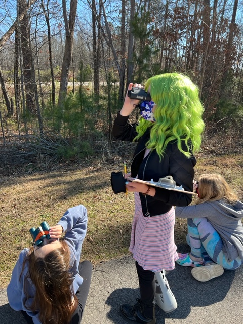 Brinchekscience's tweet photo. Everyone loves going #outside to collect data for #ProjectSquirrel ! #CitizenScience #CommunityScience provides #authenticlearning while connecting to state science standards Ss should be trusted with meaningful work while understanding how that data will be used by scientists https://t.co/4Z3mzg16S3
