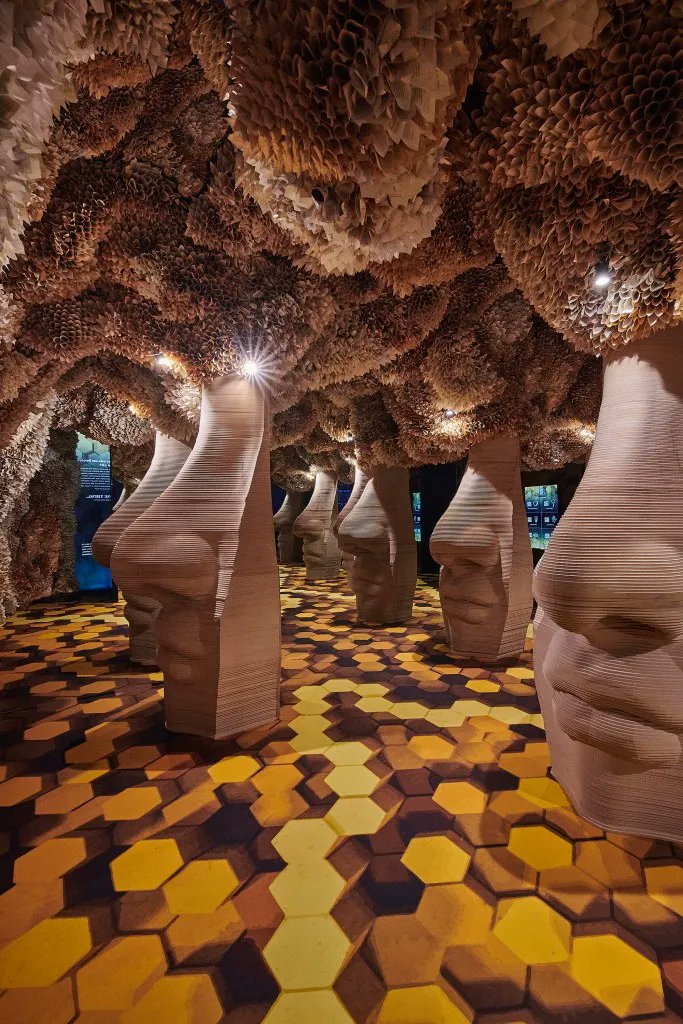 CharlieFink's tweet image. Visitors can explore 15,000 square feet of #VirtualReality and #AugmentedReality #art as well as a variety of #immersive physical installations.

This #VR #AR #ArtExhibit Is Environmentally-Friendly - VRScout bit.ly/3J2OFt9