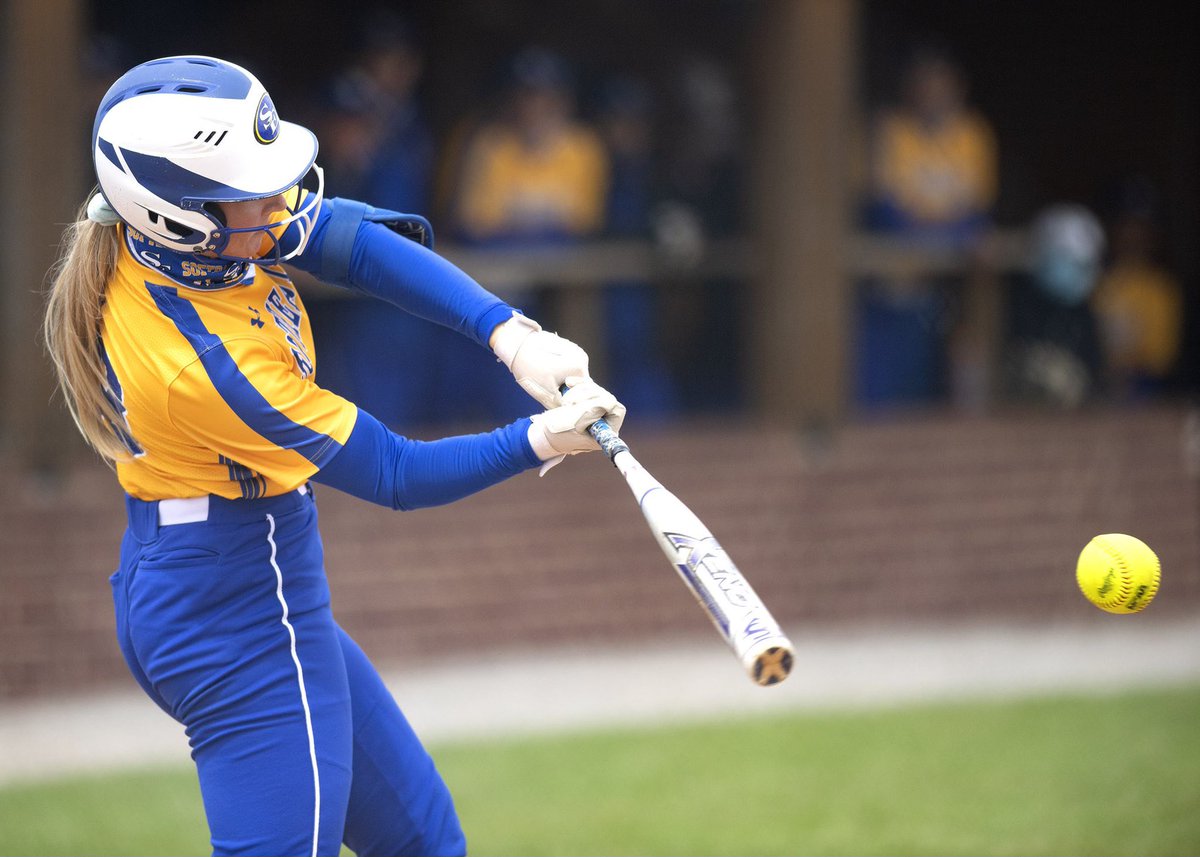 SavageStormSB's tweet photo. 🚨Jaleigh Durst is up to the plate‼️ Catcher #13 from Oklahoma. Favorite tv show/That 70’s Show, pregame song/No Role Modelz, food/sushi, memorable moment/Ouachita game at GAC tourney⚡️..atmosphere, intensity, and the hype was fun. Piece of advice/have fun and trust yourself.#SE https://t.co/YSYpwDQEs3