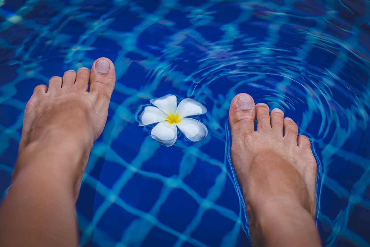 ChicagoFootCare's tweet photo. Now is the perfect time for treating #toenailfungus Visit #lasercenter to treat #onychomycosis https://t.co/ccVVcozLuw https://t.co/3RgT4f6cEt