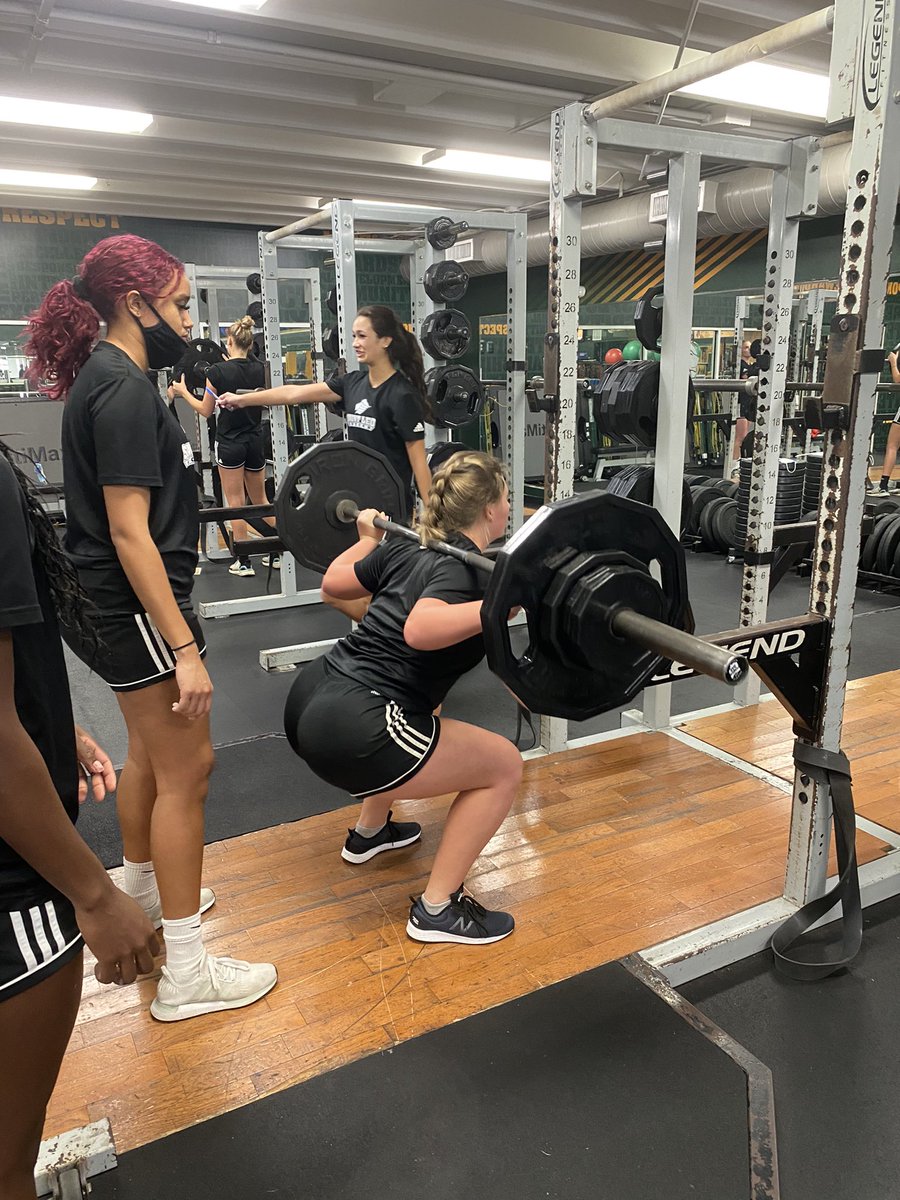GedSoccer's tweet photo. Wednesday morning lift!! 💪🏼 #letsgetjacked https://t.co/7FuuDlCYbh