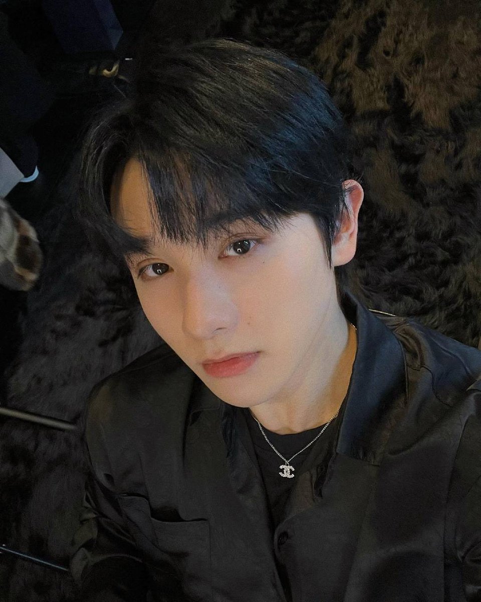 OUA9Lorinelle's tweet photo. Besides of mellow voting & trending for nine's performance with into1❤🐯🤍 plz don't forget to like & comment his new vlog on weibo🎥 & IG update 🖤
Also "red app" update too❤😉✌
XIAOJIU OURDREAM
#NetworkAudioVisualXNine
#VoteforNine #INTO1Nine #高卿尘 #นายท่านกรชิต https://t.co/uLIc0gFNOv
