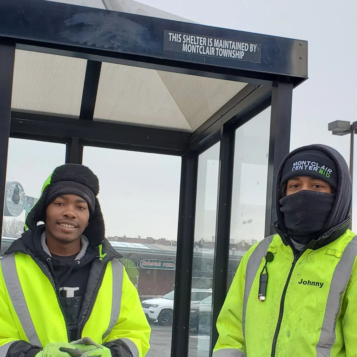 MontclairCenter's tweet photo. Our Montclair Center BID ambassadors hard at work clearing the township bus stops. 💪🏽❄ 💚 We're always trying to make things easier for residents, employees &amp; visitors. We would also like to take a moment to welcome our newest ambassador Jason Field to the district. 
#community https://t.co/JXontV66Fh