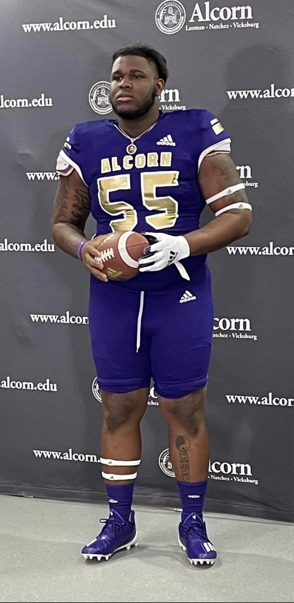 TramelbrownII's tweet photo. This has definitely been a crazy journey the last 7 months but I’m blessed to be committed to Alcorn State University. #FeartheBrave #HBCU @AlcornStateFB  @CoachWratten https://t.co/PBjZLQz5W0