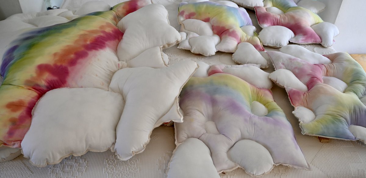 5stitch's tweet photo. transforming new spaces 🌈💭⌨️📷

#rainbows #views 
#contemporarytextiles #softsculpture #textilesculpture #memorykeeping #sustainableartpractices #artandnature 
#cloudiridescence #rainbow #50sWomen 
#climateaction #skylover #textileart #contemporaryfiberart 
#contemporaryart https://t.co/4SG1UicAdW