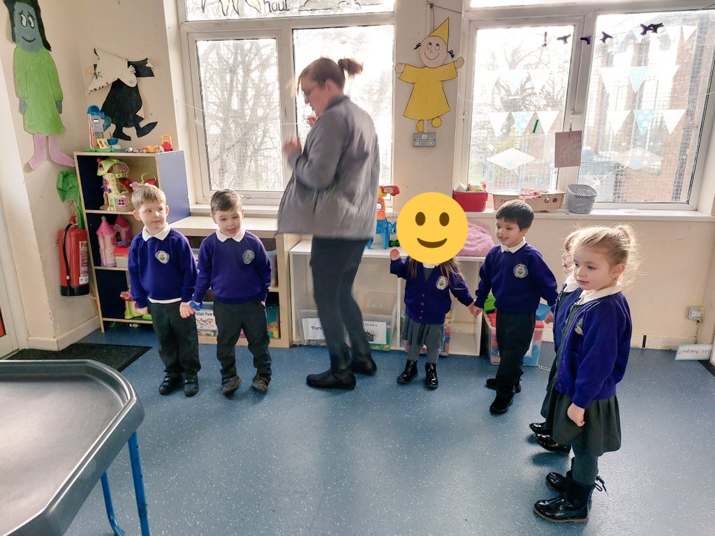 Meithrin Ysgol Sant Curig tweet media