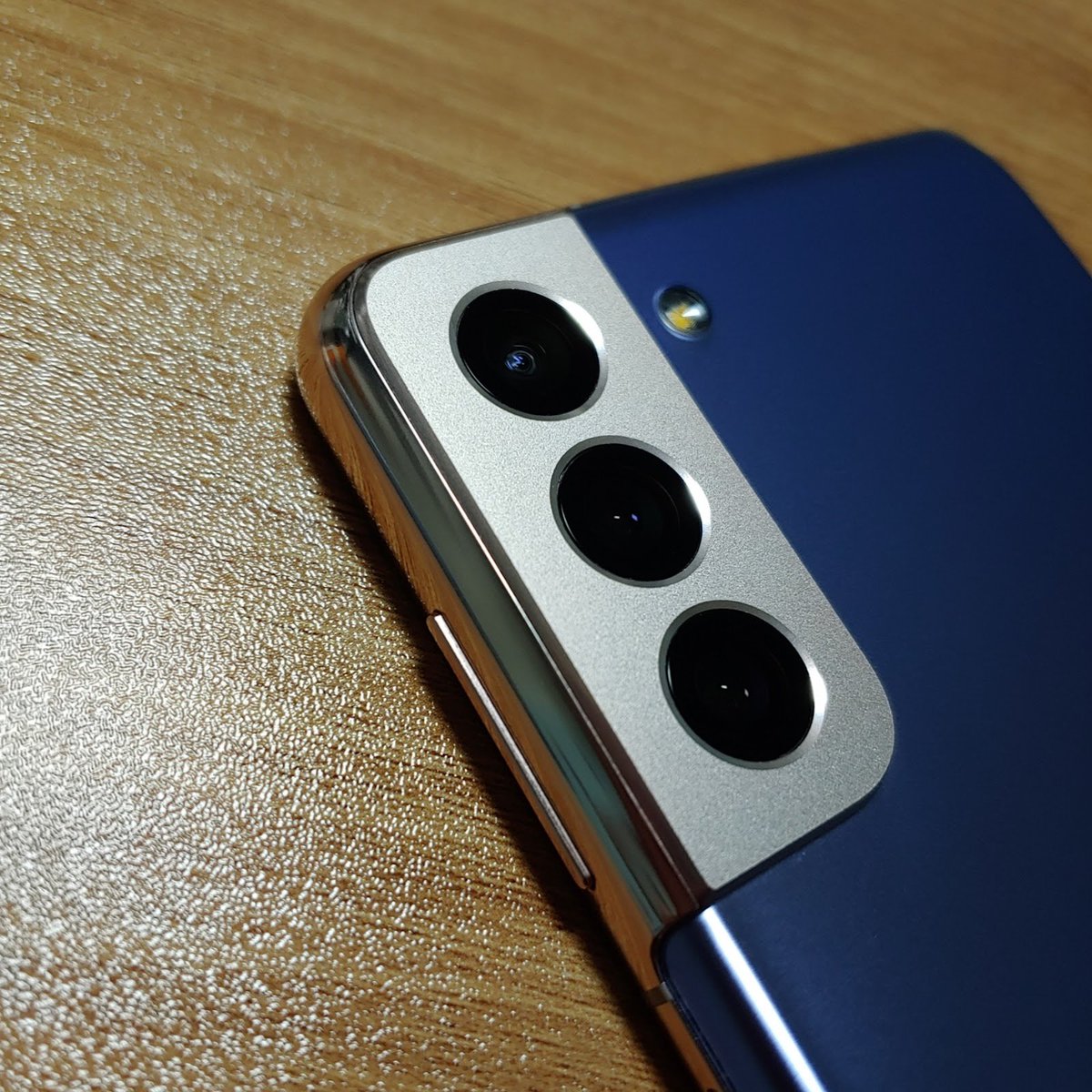 materialit_kr's tweet photo. 넌 안바꼈구나..!, Galaxy S21+ 리뷰
자세한 내용은: https://t.co/QvIeAaG35u

#Material_IT #Samsung #galaxys21plus #review #메터리얼_IT #삼성전자 #갤럭시s21플러스 #리뷰 https://t.co/F2YJByn02V