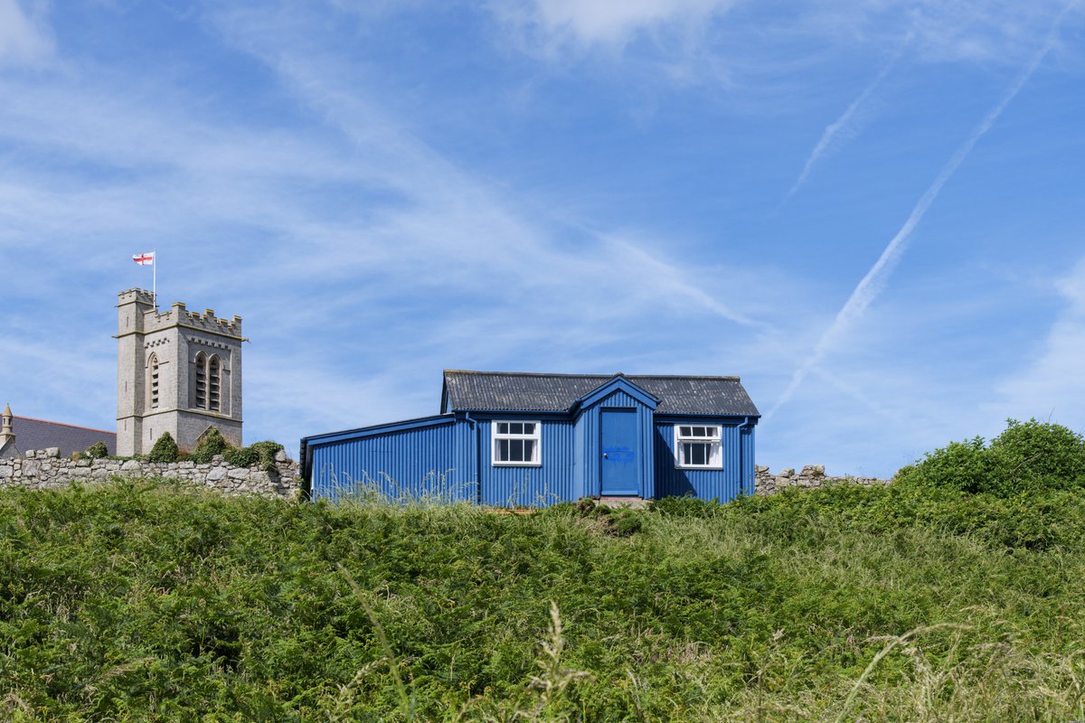 Now available for 3 nights from this Friday 4 February, The Old School on Lundy is the island’s former Sunday school and sleeps up to 2 guests. Explore this holiday let: ow.ly/y0Ey50HKxBt #LandmarkTrust #Lundy #Holiday