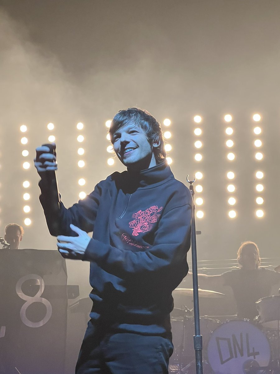 HLDTour's tweet photo. Louis Tomlinson, live from South Side Ballroom. 
#LTWTDallas  
2.1.22  

📸: whenyouknow28 https://t.co/DPCsBhfKaD